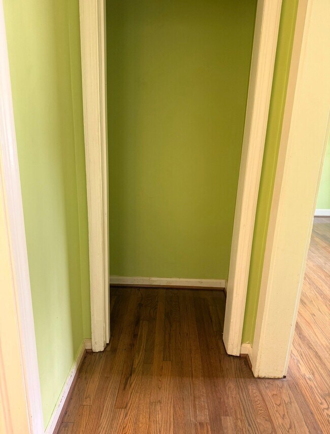 1400 Roslyn Dr Unit 13B