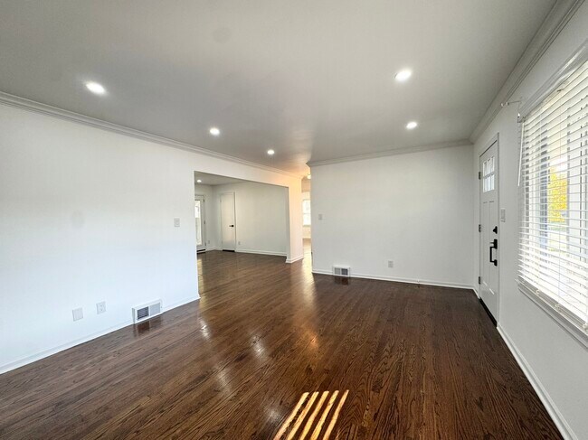 Photo - 2226 W 74th Terrace