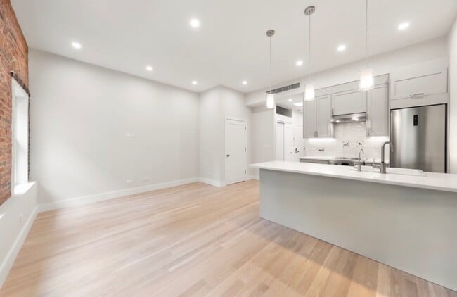 Photo - Gramercy Park Townhouse - Brand New 2 Bedroom