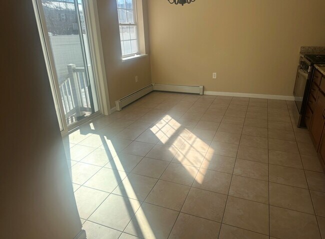 Photo - 415 N 5th Ave