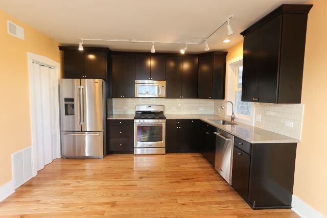 Photo - 3731 N Janssen Ave Unit 3