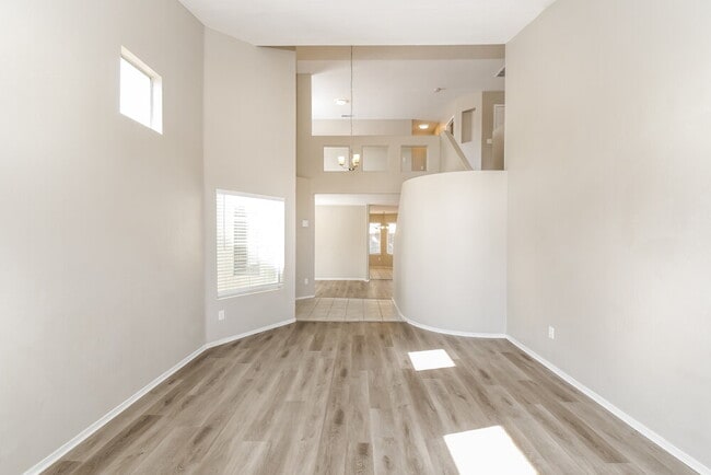 Photo - 834 E Whitten St