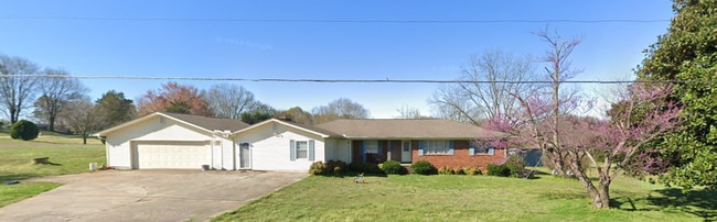 Building Photo - 3 Bedroom, 2 Bath Brick Ranch on 2 Acres Rental