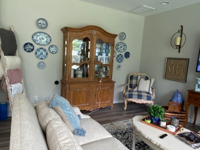 Photo - 319 Waybridge Way