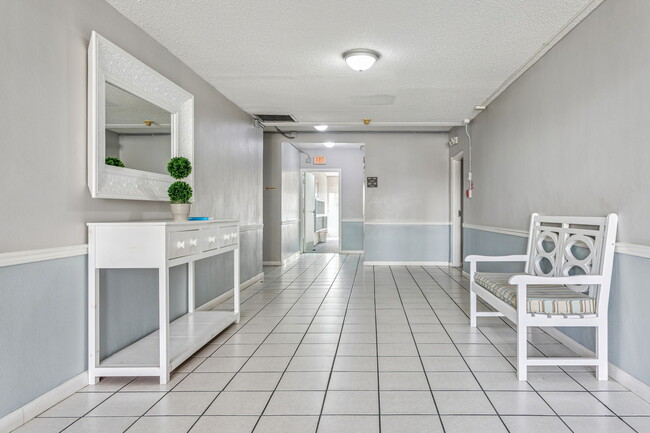 Photo - 4606 W Gray St Unit #105