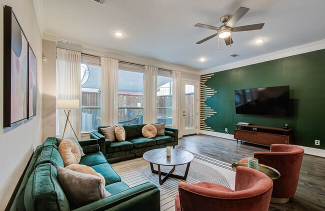 Photo - 5530 Kiam St Unidad ID1019540P