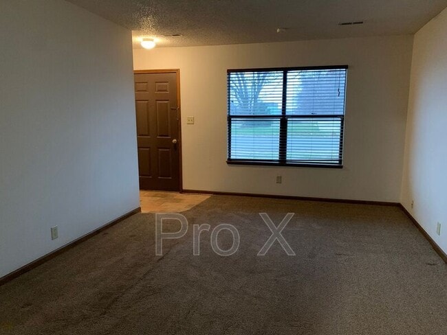 Photo - 423 W Elk St