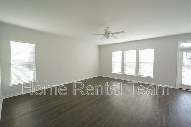 Photo - 257 Brookline Dr