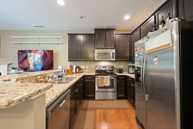 Photo - 3bed/2.5 bath Townhouse Near NCCU & Southpoint Mall!