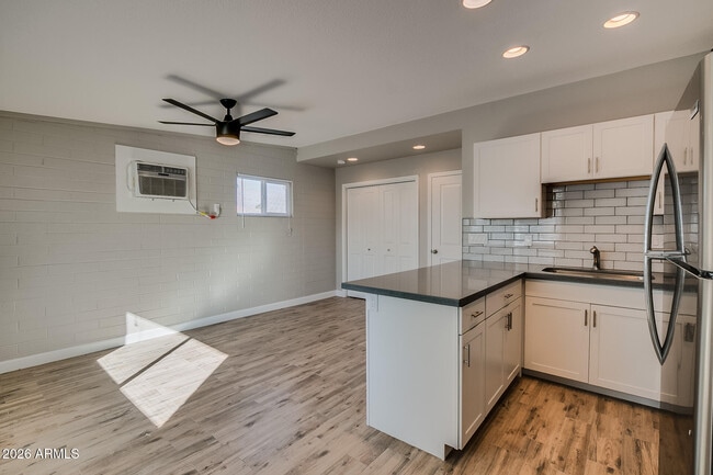 Photo - 1008 S Mariana St Unit Apt 3
