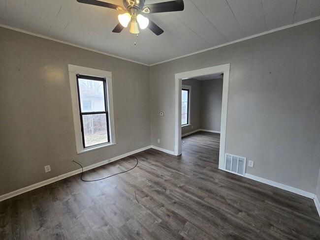 Photo - 214 Edwards St