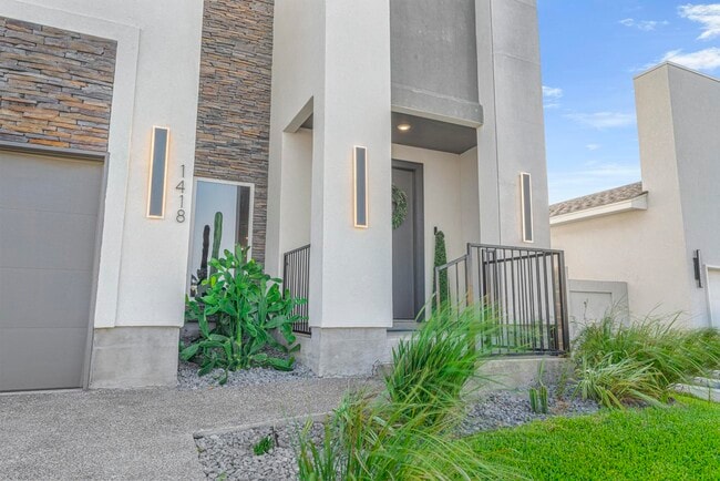 Photo - 1418 Eagles Ln