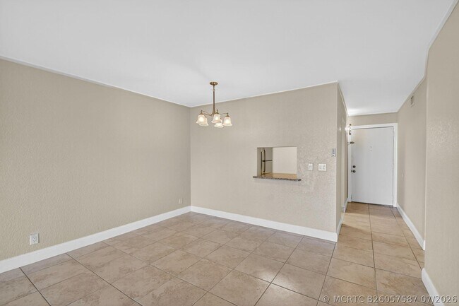 2615 NE 1st Ct Unidad 312