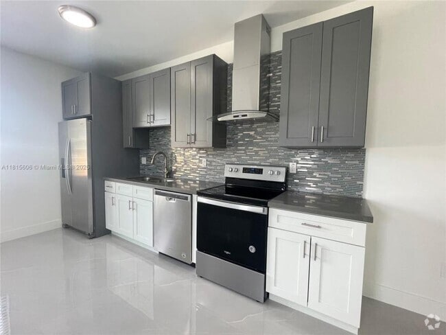 Building Photo - 3 bedroom in Miami FL 33142 Rental