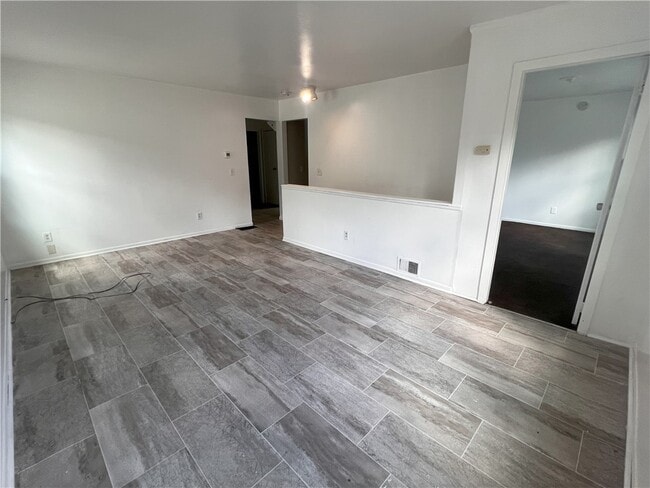Building Photo - 63 Harris St Rental