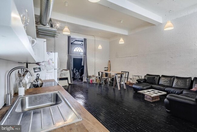 Photo - 1804-14 E Hazzard St Unidad 1B