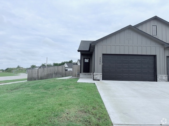 Building Photo - 5290 Pinecrest Ct N Rental
