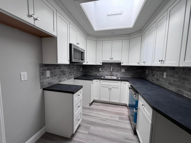 Photo - 444 Lafayette Rd Unit 3