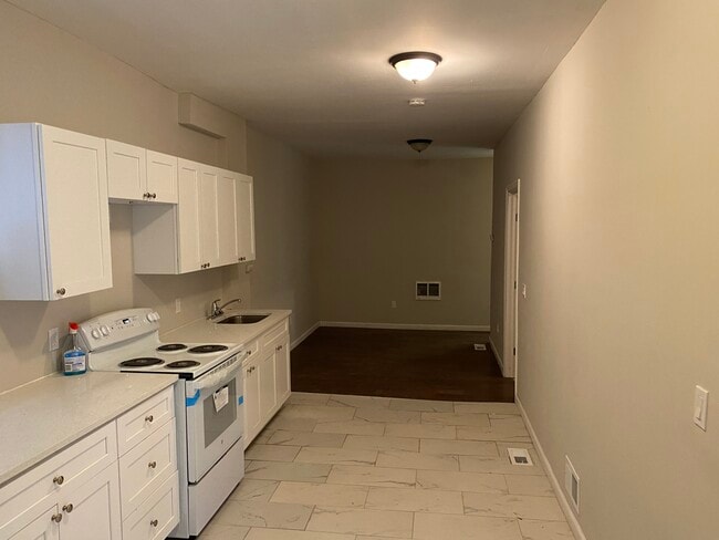 Photo - 152 S 10th St Unit 1