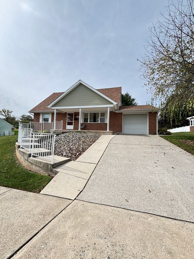 Photo - Spacious 3br Home for rent located in Whit...