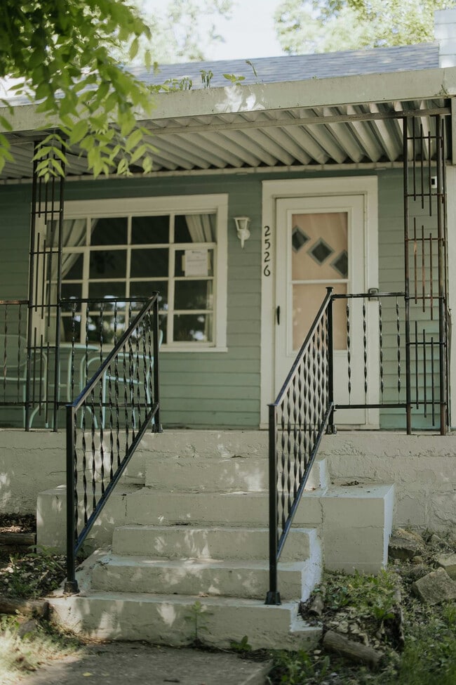 Photo - 2526 S Madison St Unidad ID1303786P