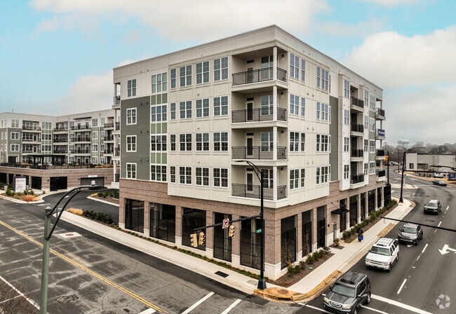 Exterior de BellaAge - BellaAge Hickory Active Adult 55+