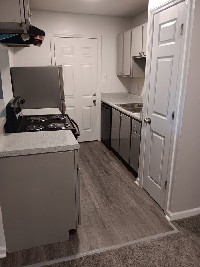 1Bd renovated kitchen