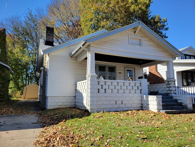 Welcome to this charming 2-bedroom, 1-bath... - Welcome to this charming 2-bedroom, 1-bath... House