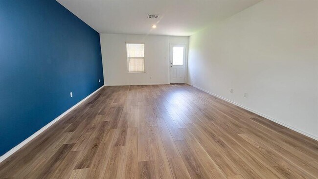 Photo - 192 Gabbro Gdns