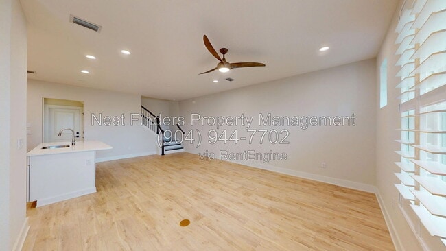 435 Crestview Dr