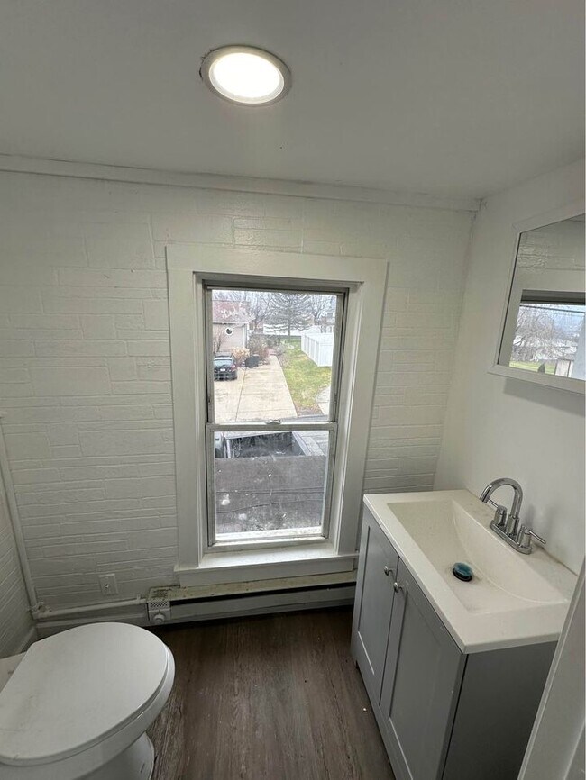 Photo - 220 Crane St Unit 1