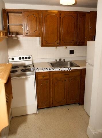 Building Photo - 1315 Commonwealth Ave Rental