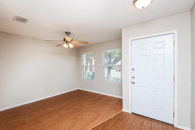 Photo - 2325 Northway