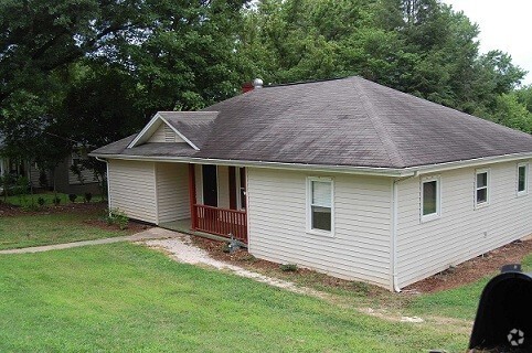 Building Photo - Available to show! Rental