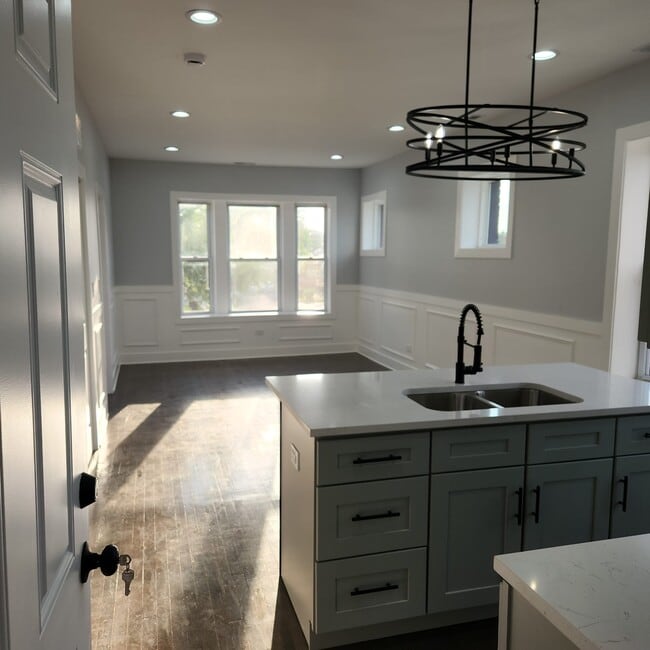 Photo - 5033 W Wabansia Ave Unit 2 West