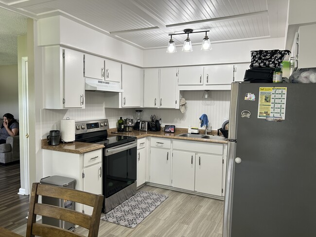 Photo - 1289 Homer City Way