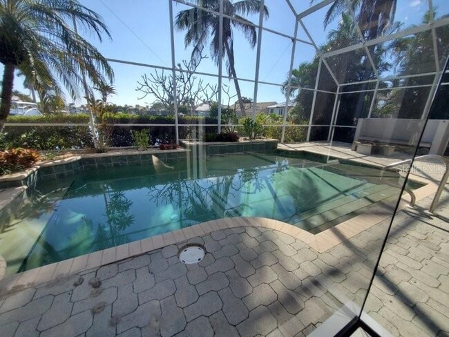 Photo - 811 W Henry St