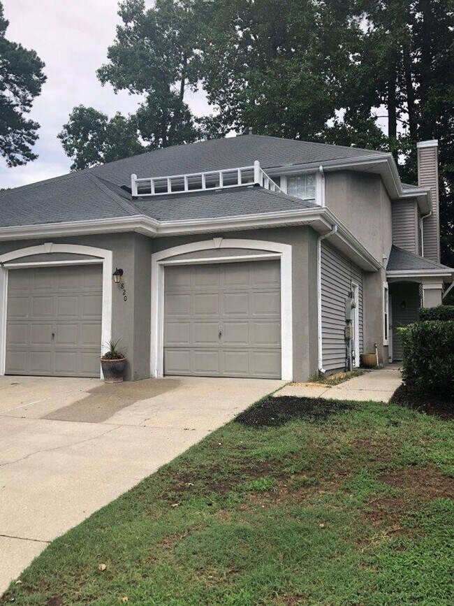 Photo - 820 E Willow Point Pl