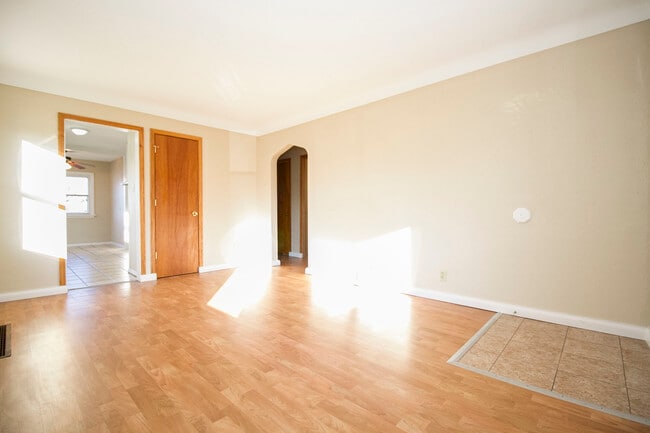 Photo - 2909 123rd St