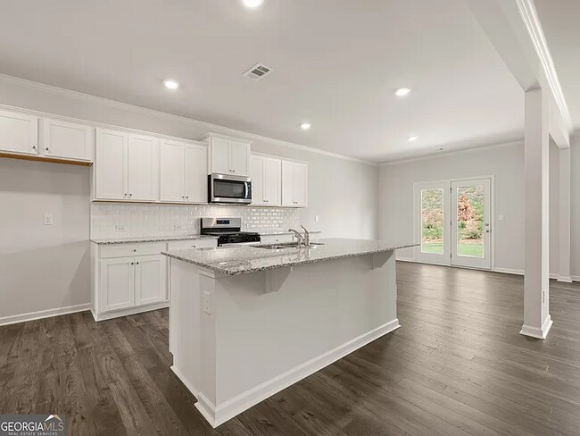 Photo - 140 Landsdowne Way SE