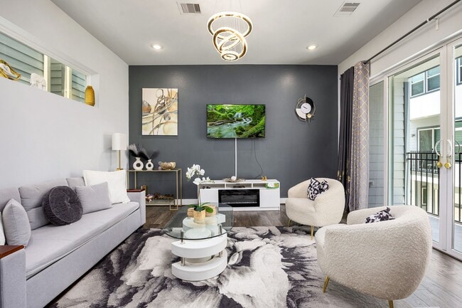 Photo - 5815 Fairdale Ln