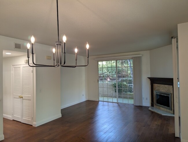 Building Photo - 24153 Del Monte Dr. Rental