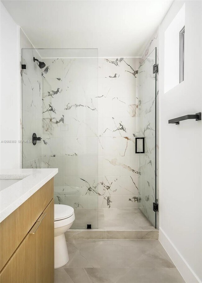 Photo - 5423 NE Miami Ct Unit 7