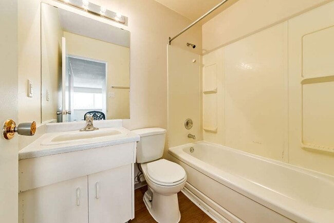 Photo - Cloverdale Apartments