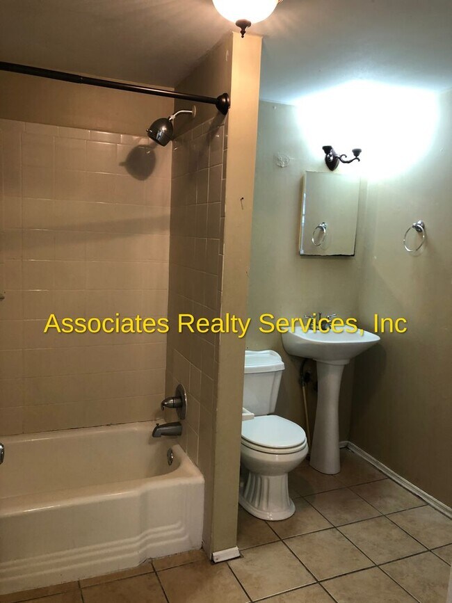 Photo - 115 NE 9th St Unit MR65-01