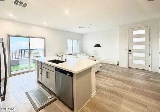 Photo - 600 Carriage Hill Dr Unidad 1147