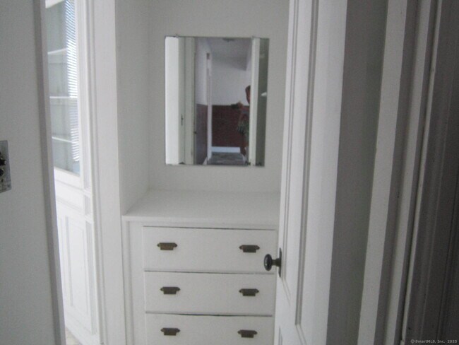 Photo - 84 Alcove St