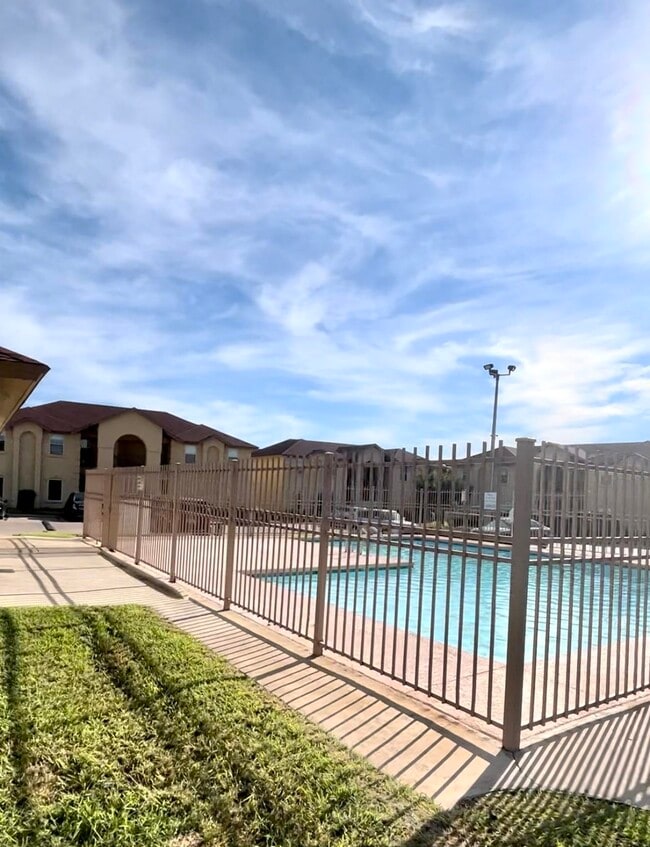 Photo - 9804 Cantera Ct Unidad 28