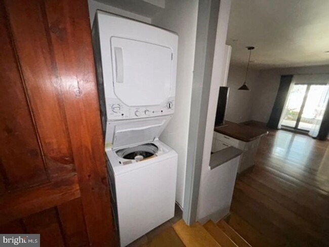 Photo - 235 E Market St Unit 2
