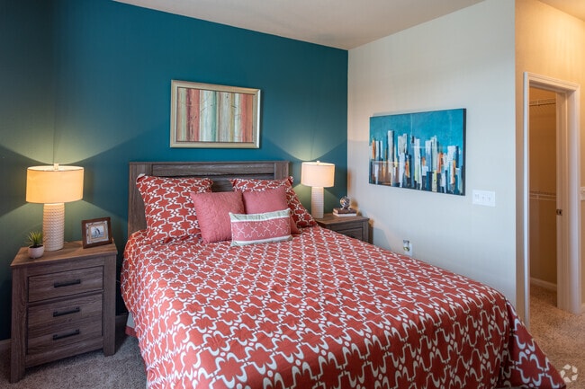 2 BR 2 BA 1062 SF